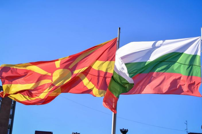 ЕУ со поддршка на Скопје и Софија да го искористат моментумот за изнаоѓање решение