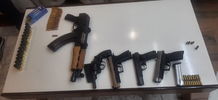 Претрес во скопско, пронајдено оружје и муниција | ФОТО