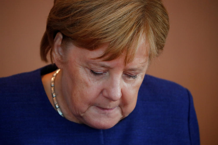 Паника во авионот на Ангела Меркел: Германската канцеларка ...