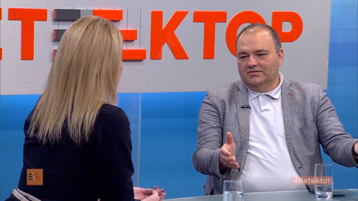 Боцевски Се бориме за предно место во автобусот кој никаде не се движи