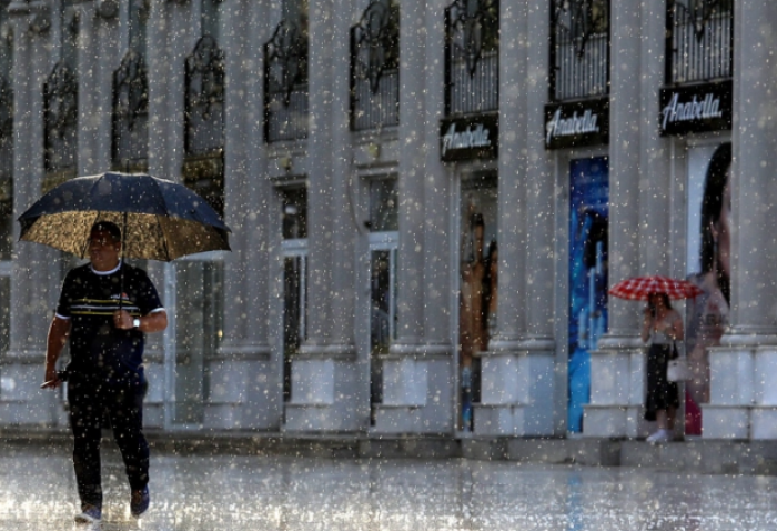 Најтопло во Велес, Гевгелија, Кавадарци - 34 степени, до крајот на денот локална појава на пороен дожд и грмежи