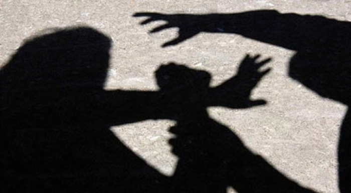 Физички напад со ладно оружје и гасен пиштол: Татко и двајца синови осомничени за насилство во Бутел