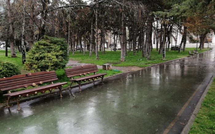 Од понеделник променливо облачно и посвежо, пообилни врнежи во среда и четврток