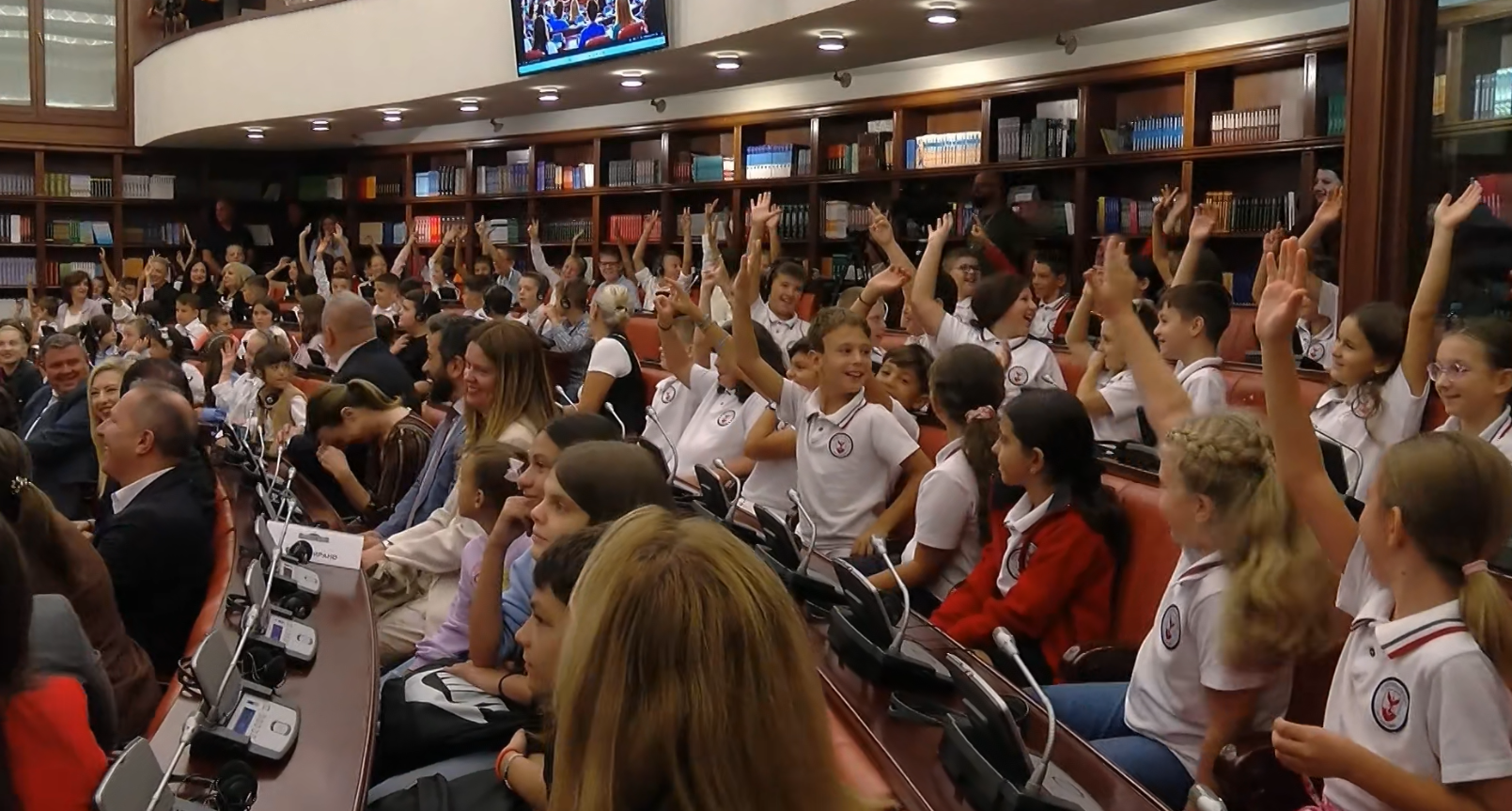 Одбележан Денот на демократија во Парламентот
