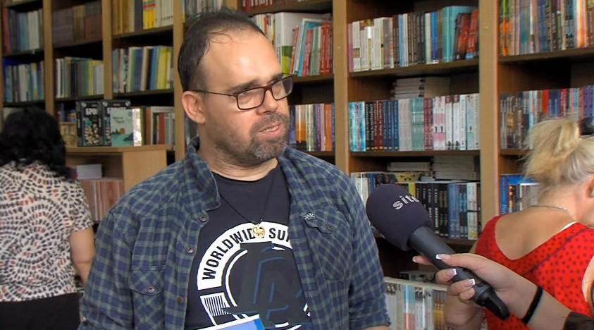 Сотирис Минас ја промовираше книгата „Раскинување на договорот“